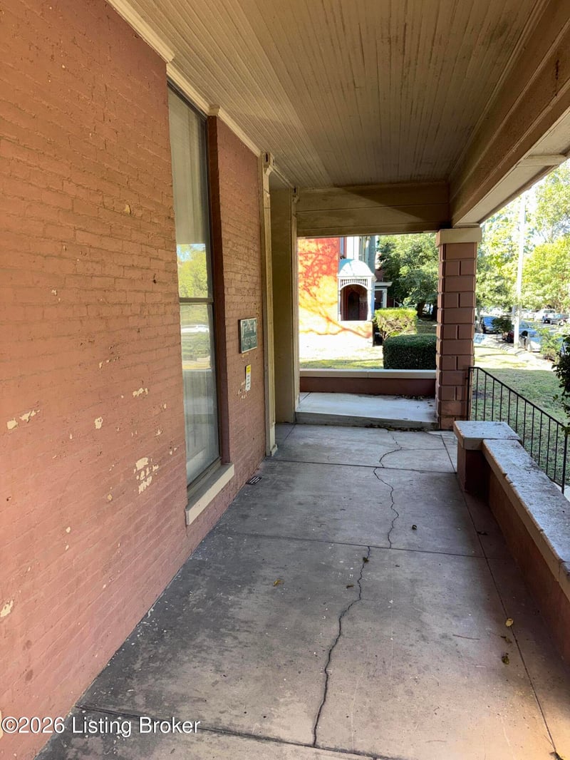 1140 S 1st St #1, Louisville, KY 40203