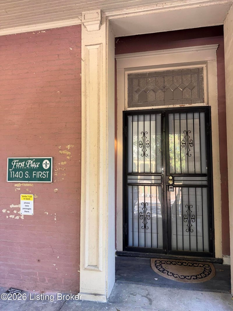 1140 S 1st St #1, Louisville, KY 40203
