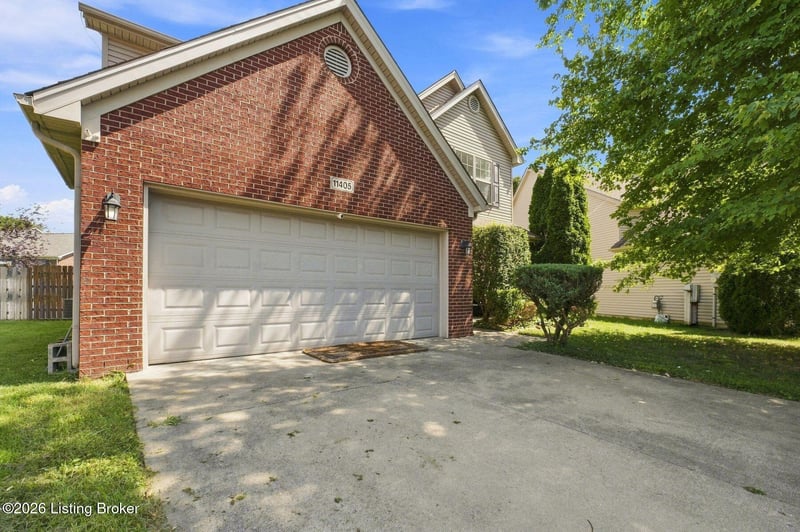 11405 Walnut Farm Pl, Louisville, KY 40229