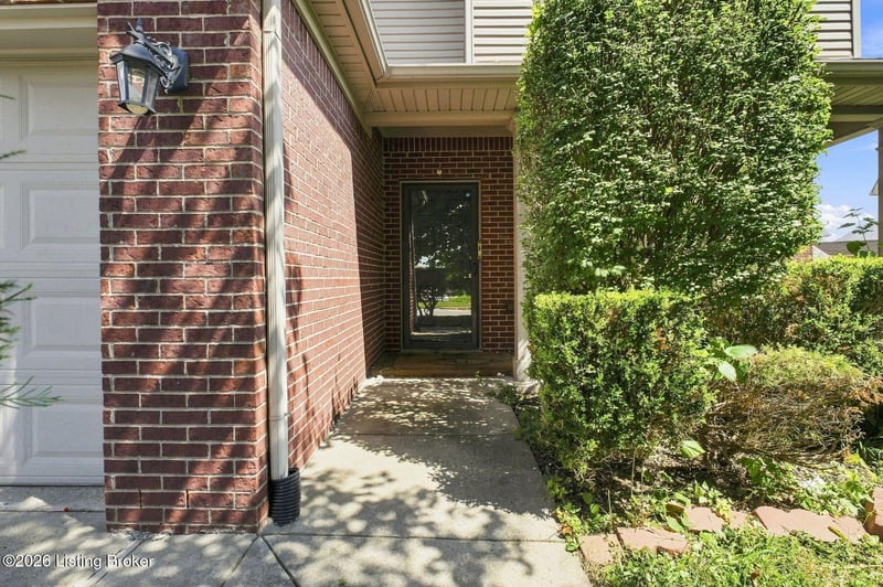 11405 Walnut Farm Pl, Louisville, KY 40229