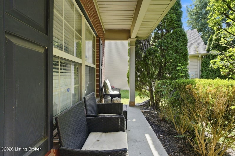 11405 Walnut Farm Pl, Louisville, KY 40229