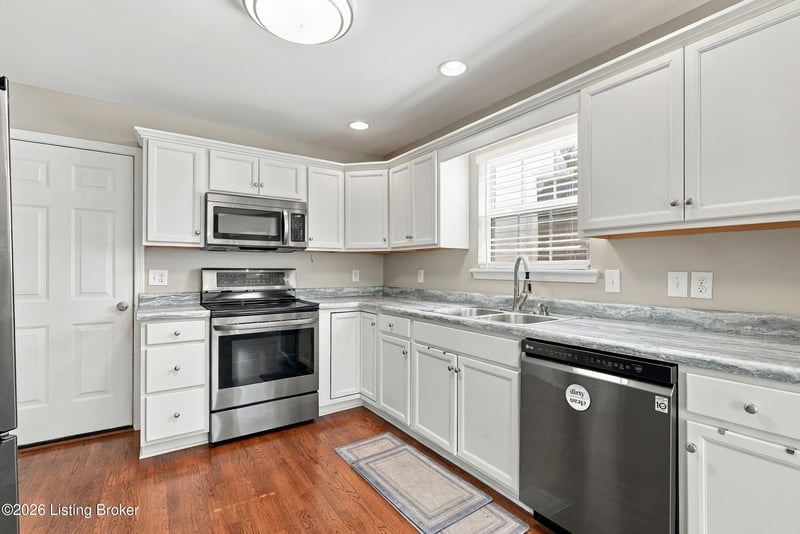 1141 Summit Dr, Shelbyville, KY 40065