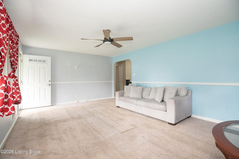 11412 Flowervale Ln, Louisville, KY 40272