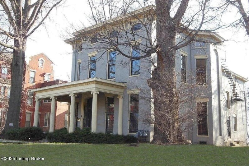 1143 S 1st St, Louisville, KY 40203