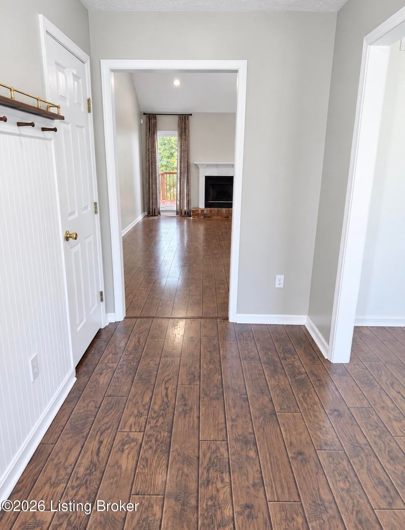 11430 Whitney Hill Rd, Jeffersontown, KY 40299