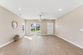 1146 Greens Dr, Simpsonville, KY 40067