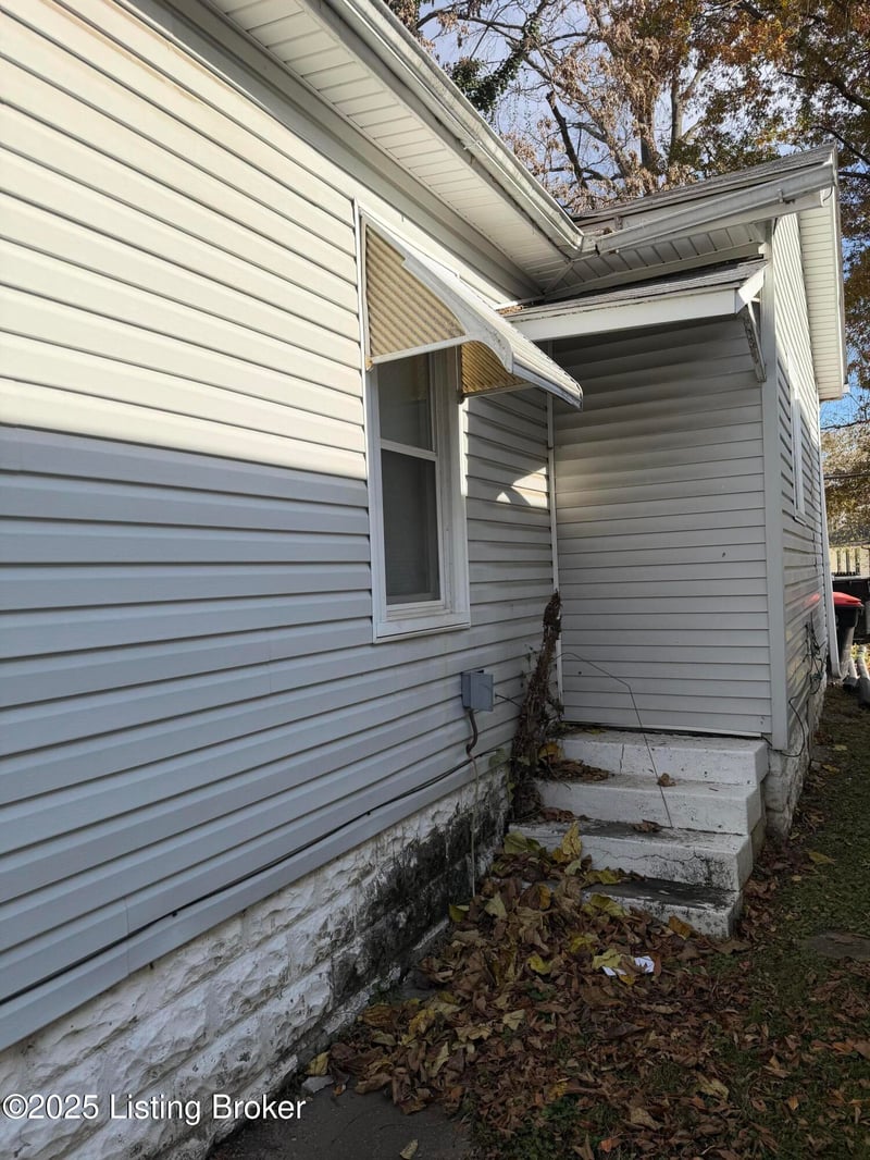 115 Boston Ct, Louisville, KY 40212