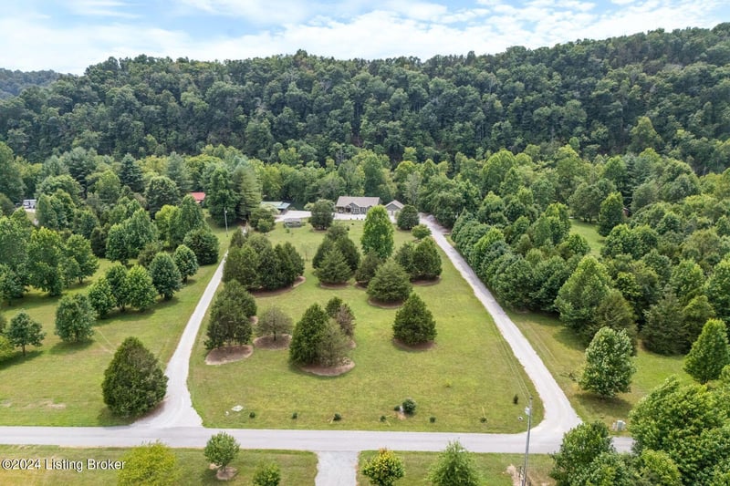 115 Rosalind Way, Burkesville, KY 42717