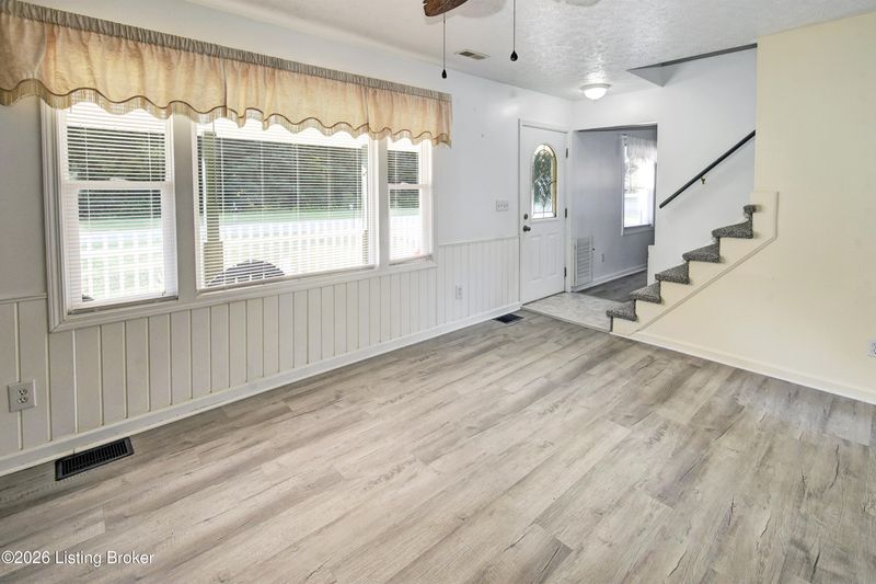 11524 Lower River Rd, Louisville, KY 40272