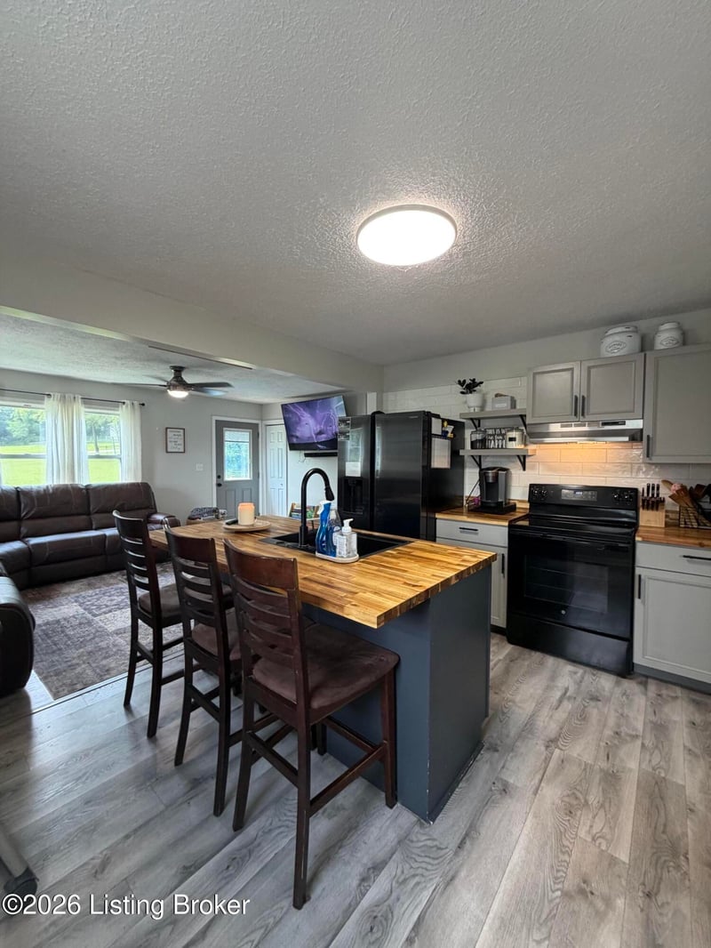 1155 Cherokee Rd, Brandenburg, KY 40108
