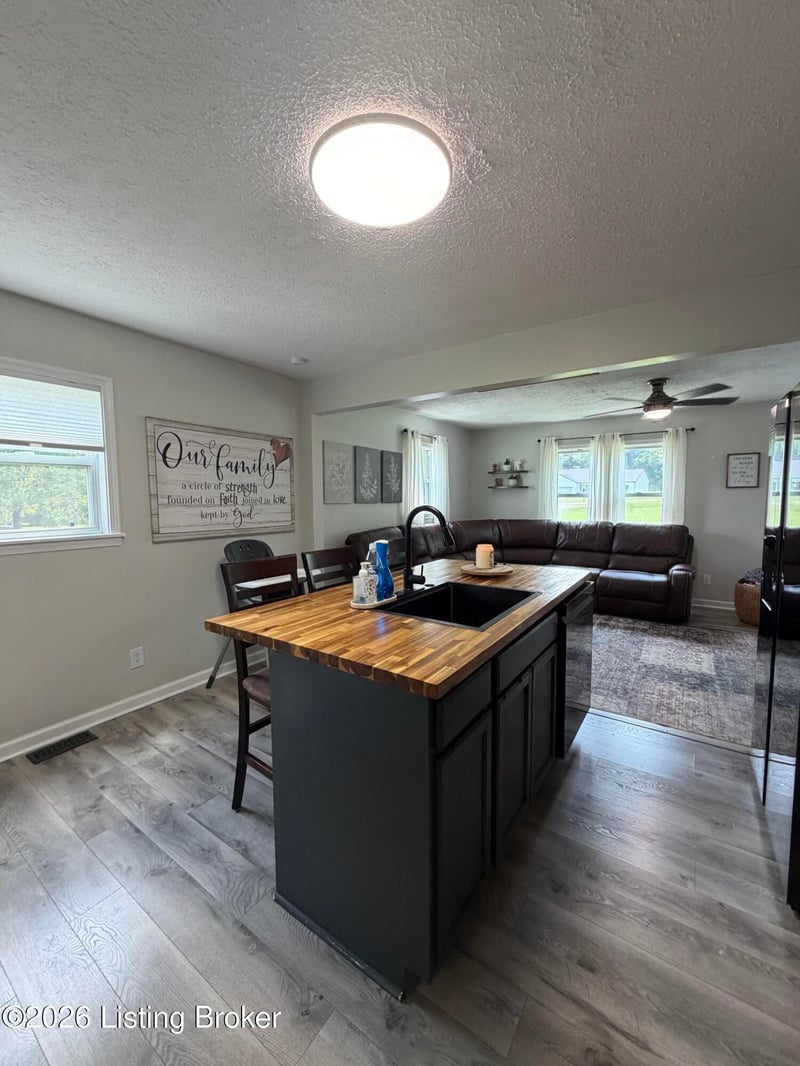 1155 Cherokee Rd, Brandenburg, KY 40108