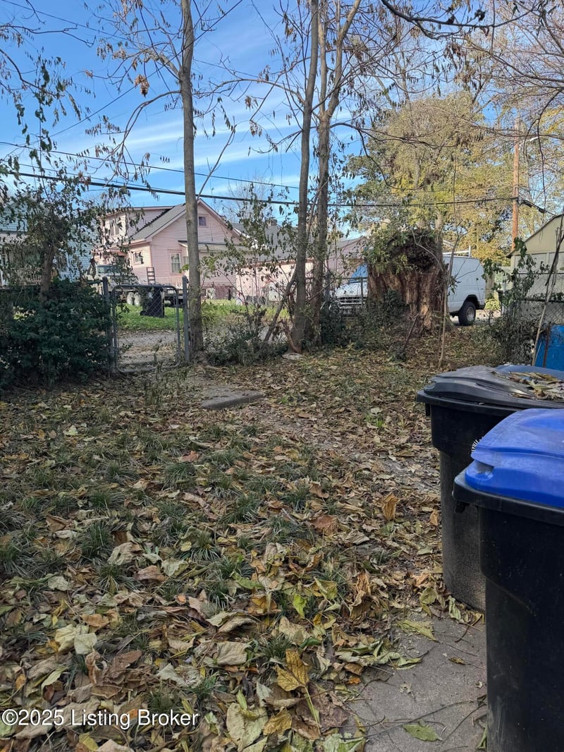 116 Boston Ct, Louisville, KY 40212