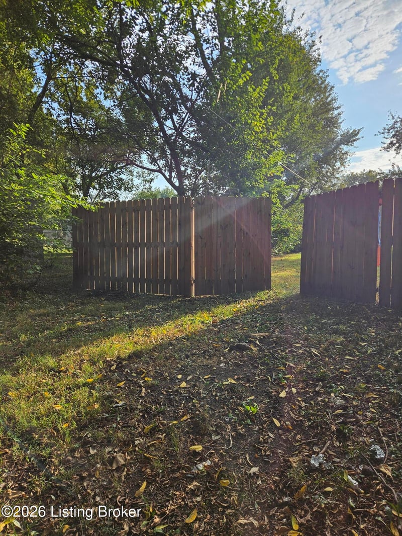 116 N 38th St, Louisville, KY 40212