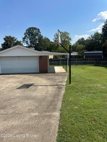 11605 Semillon Ln, Louisville, KY 40272