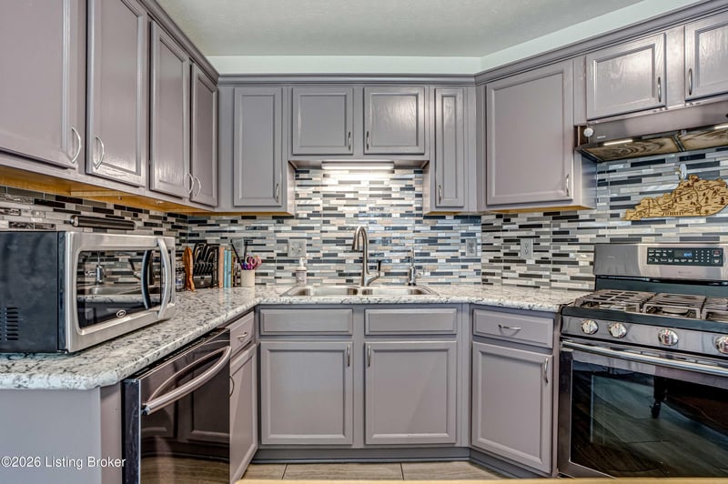 11623 Walnut View Way, Louisville, KY 40299