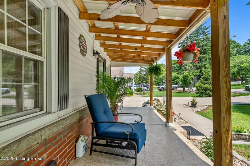11701 Kings Ln, Louisville, KY 40243