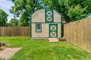 11701 Kings Ln, Louisville, KY 40243