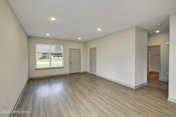 11713 Longevity Ln, Louisville, KY 40272