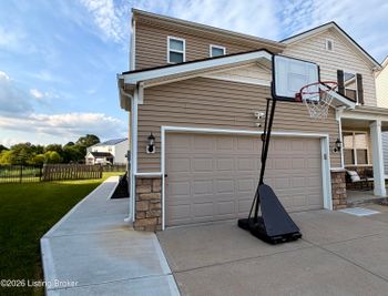 11717 Trottingham Cir, Louisville, KY 40299