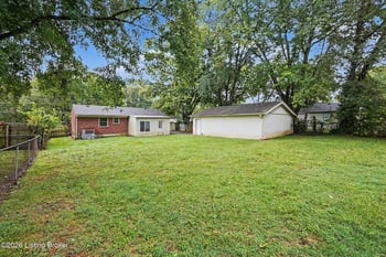 11720 Pond Creek Dr, Louisville, KY 40272