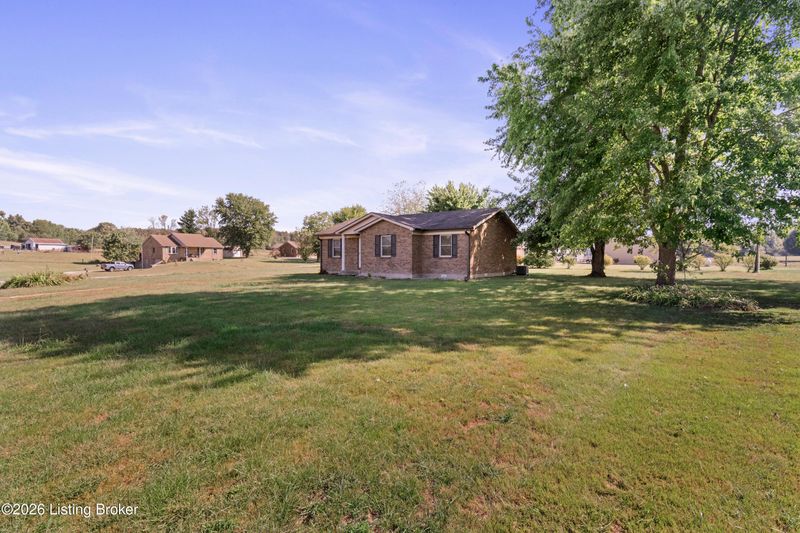 1177 Holy Cross Rd, New Haven, KY 40051