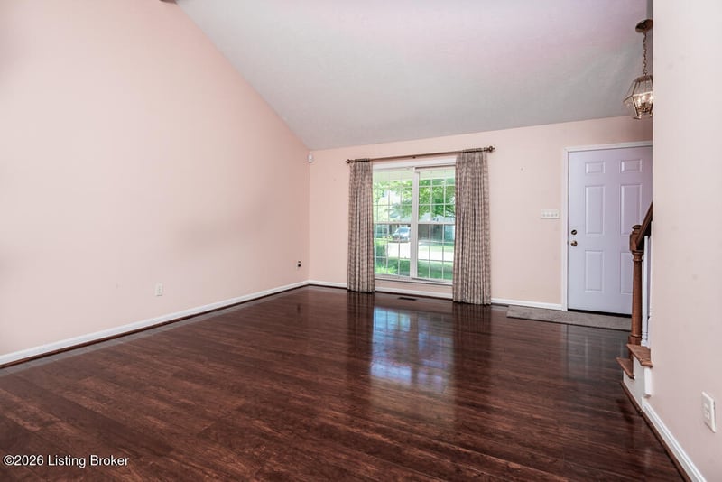11813 Oak Bay Dr, Louisville, KY 40245