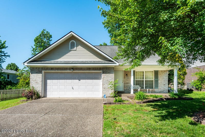 11813 Oak Bay Dr, Louisville, KY 40245