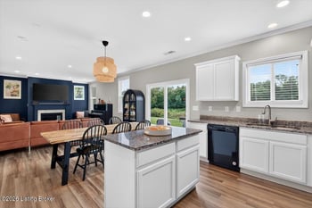 11820 Beacon Ct, Louisville, KY 40299