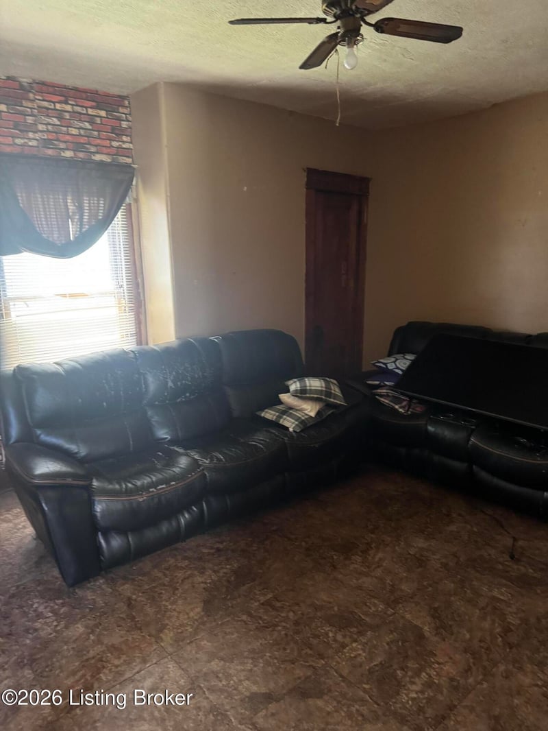 119 Northwestern Pkwy, Louisville, KY 40212