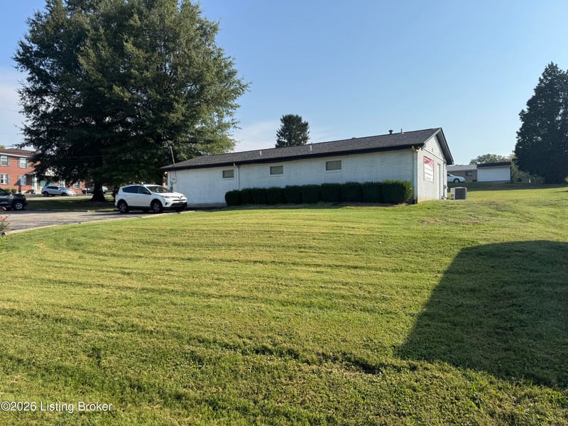 119 Topfield Rd, Louisville, KY 40229