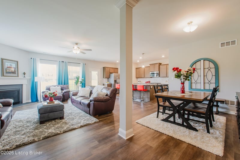 11901 Parkview Trace Dr, Louisville, KY 40229