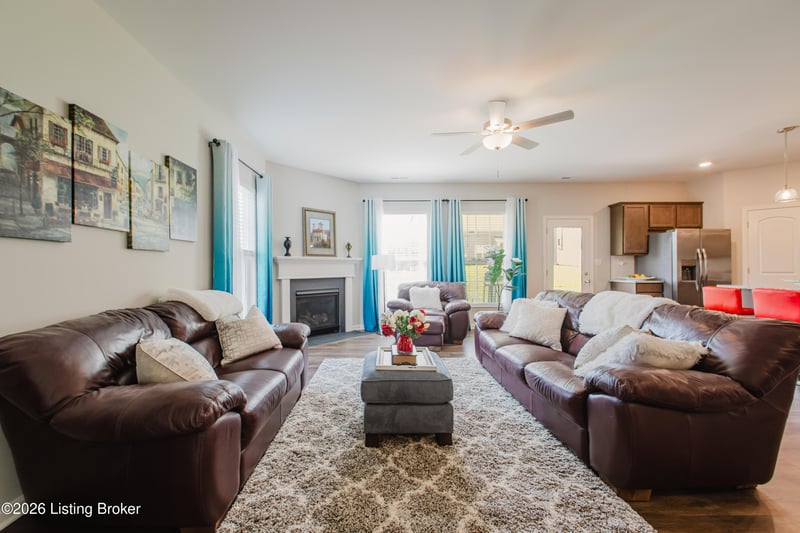 11901 Parkview Trace Dr, Louisville, KY 40229