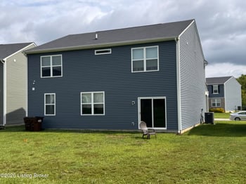 11913 Wooden Trace Dr, Louisville, KY 40229