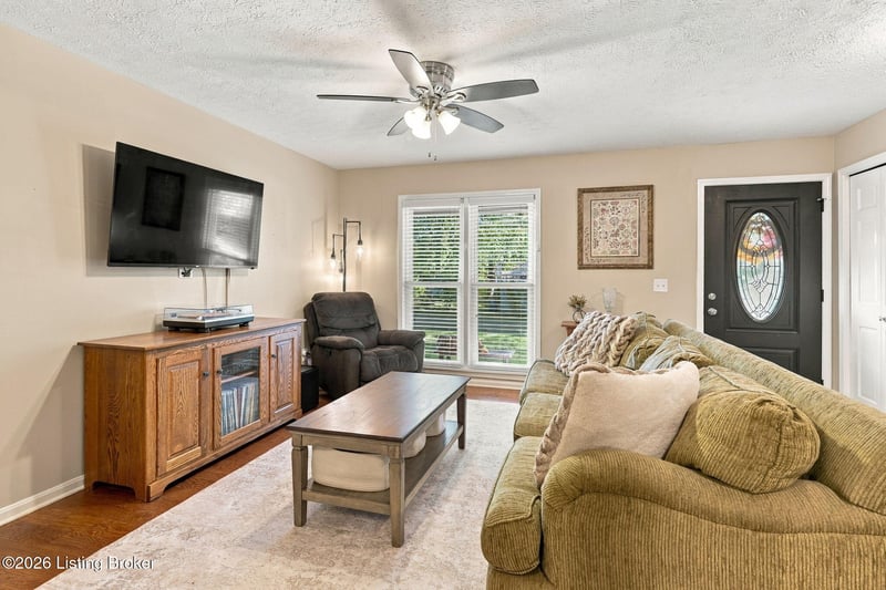 11921 Berry Hill Rd, Louisville, KY 40243