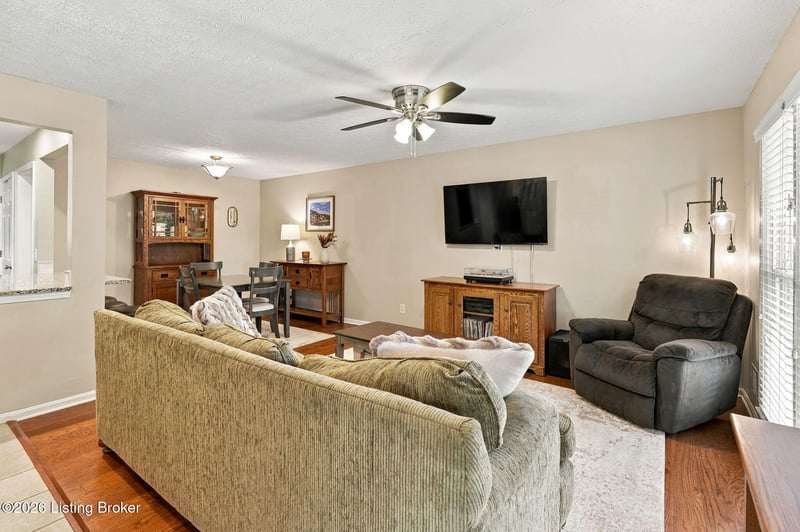 11921 Berry Hill Rd, Louisville, KY 40243