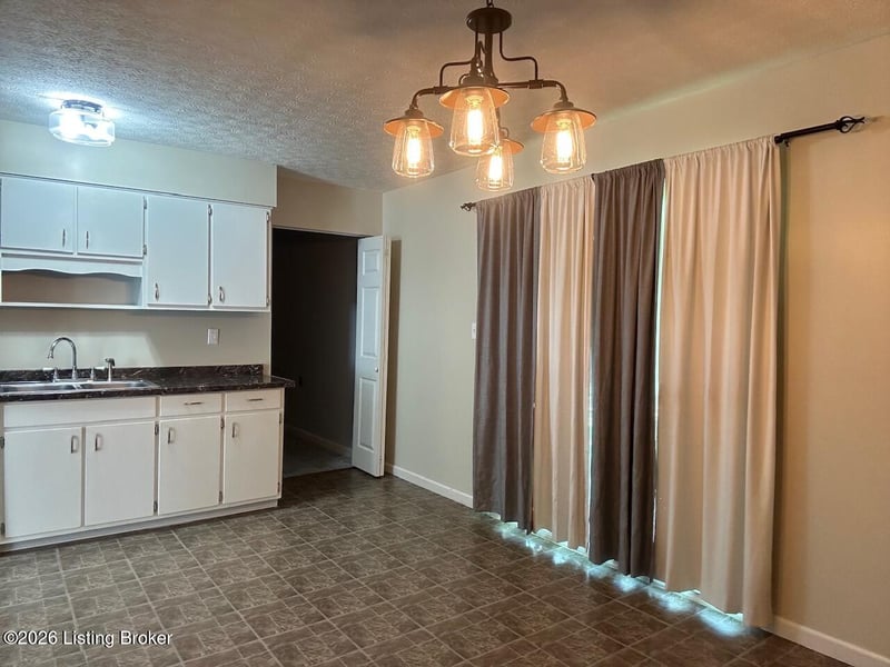 1196 Flatlick Rd, Mt Washington, KY 40047