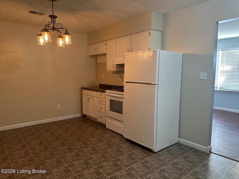 1196 Flatlick Rd, Mt Washington, KY 40047