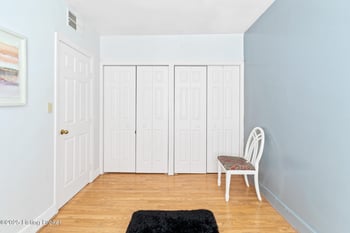 12 College Ct, Louisville, KY 40203