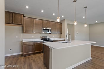 120 Hearthstone Ln, Radcliff, KY 40160