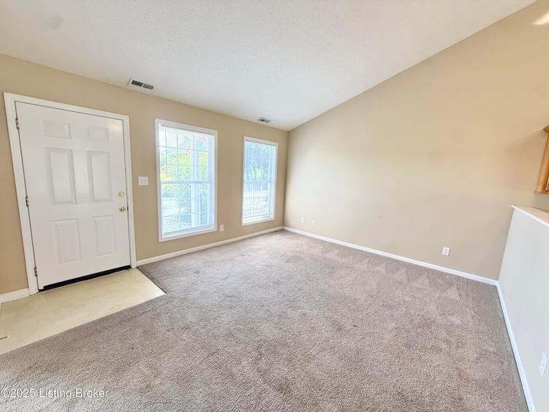 120 Woodlake Ct, Mt Washington, KY 40047