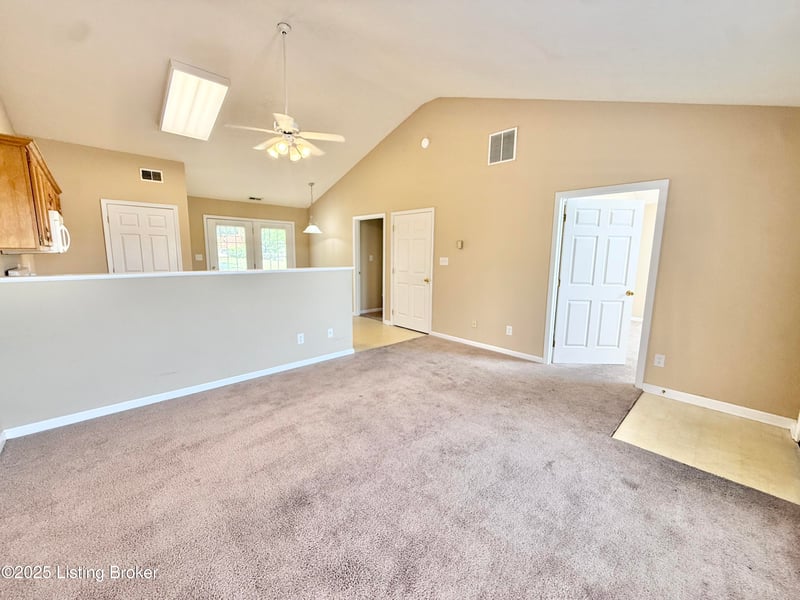 120 Woodlake Ct, Mt Washington, KY 40047