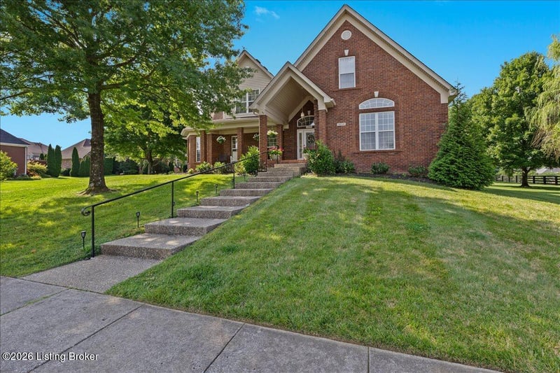 1200 Blackthorn Rd, Louisville, KY 40299