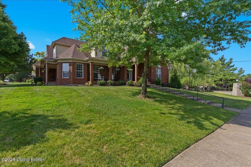 1200 Blackthorn Rd, Louisville, KY 40299