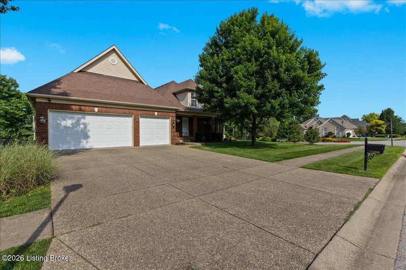 1200 Blackthorn Rd, Louisville, KY 40299