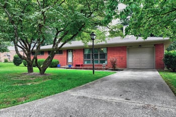 1200 Meadowridge Trl, Goshen, KY 40026
