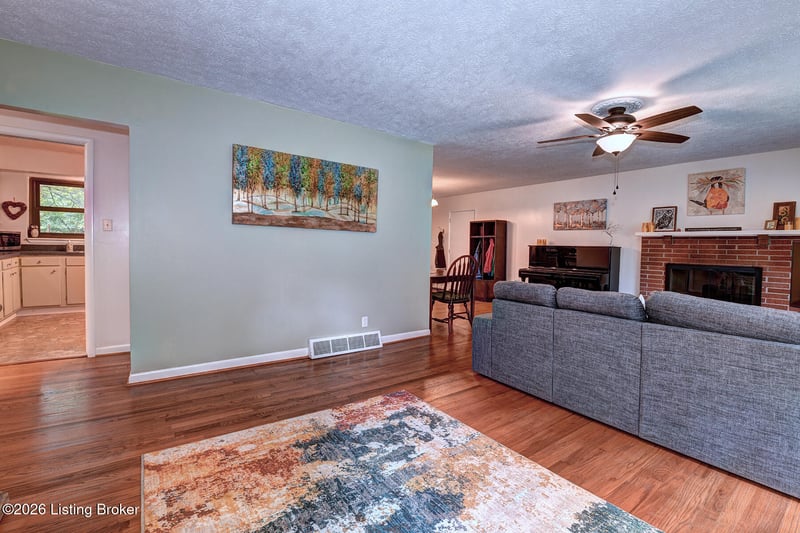 1200 Meadowridge Trl, Goshen, KY 40026