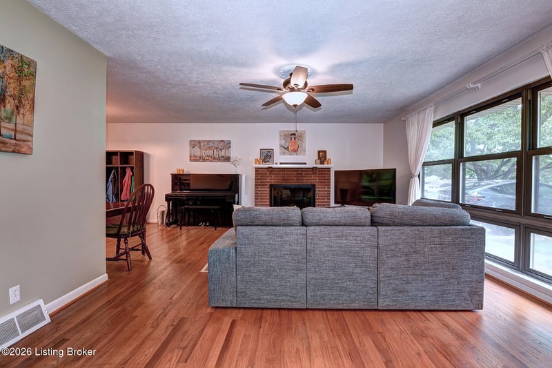 1200 Meadowridge Trl, Goshen, KY 40026
