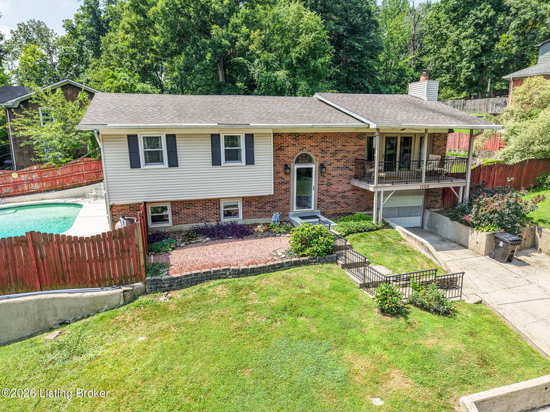 1200 Rudgate Cv, Louisville, KY 40214