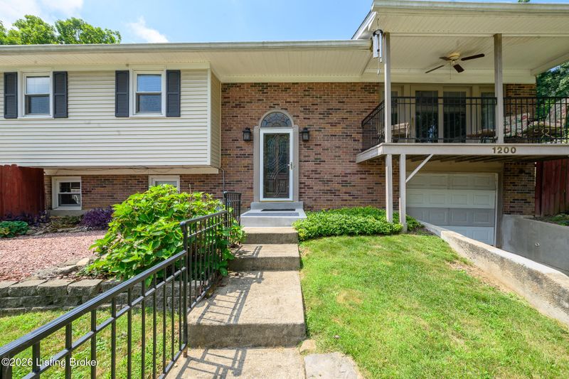 1200 Rudgate Cv, Louisville, KY 40214