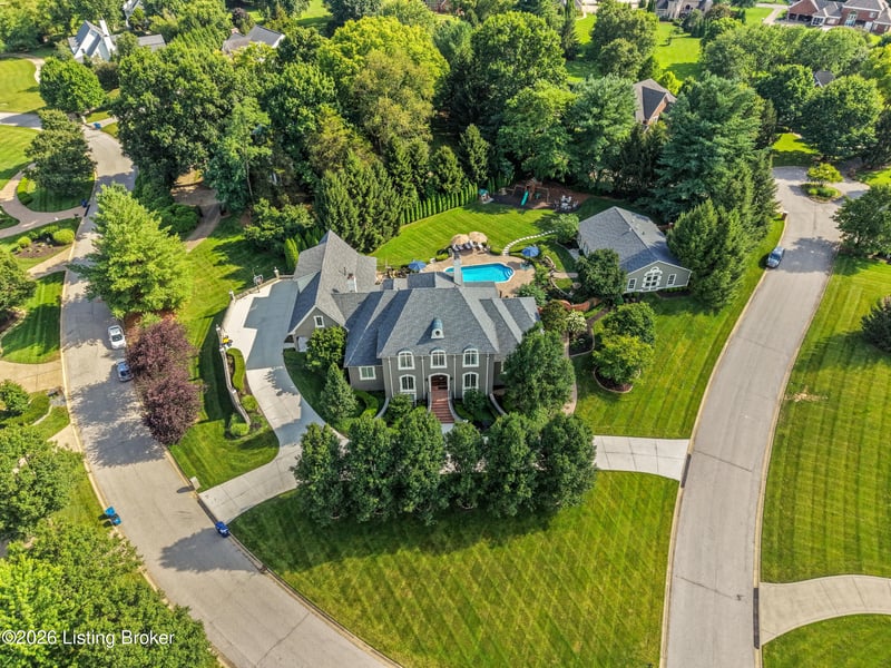 12007 Hunting Crest Dr, Prospect, KY 40059